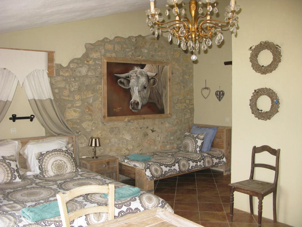Maspitra B&B Besalú Cameră foto