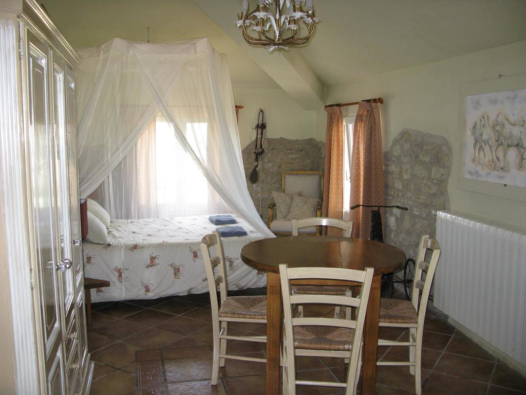 Maspitra B&B Besalú Cameră foto